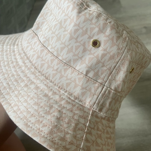 Michael Kors Powder Blush Bucket Hat - Picture 2 of 4